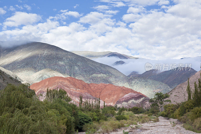 阿根廷山谷在Purmamarca的Quebrada de Humahuaca